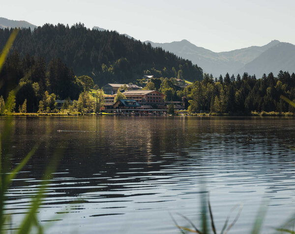 See-Sommer-46-Alpenhotel-Kitzbuehel-Schwarzsee