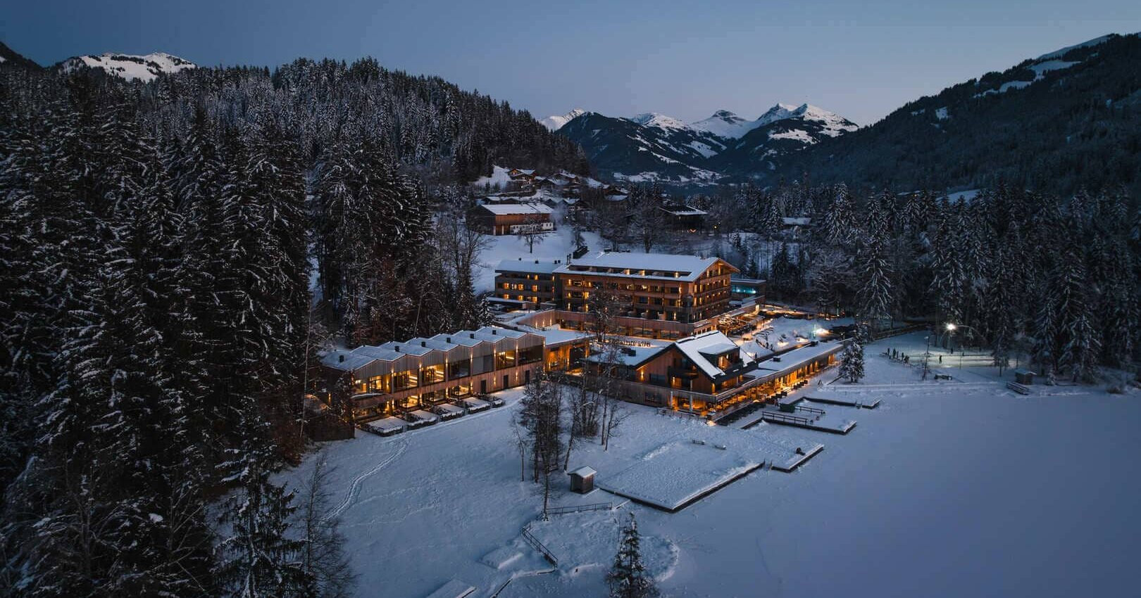 Hotel-Winter23-Alpenhotel-Kitzbuehel-Schwarzsee