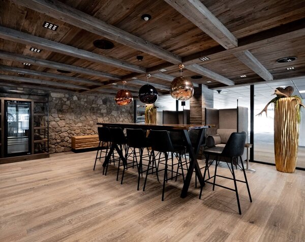 Coworking-Space-1-2-Alpenhotel-Kitzbuehel-Schwarzsee