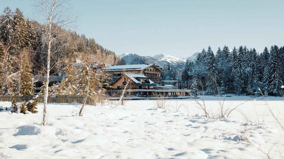 Hotel-Winter24-Alpenhotel-Kitzbuehel-Schwarzsee