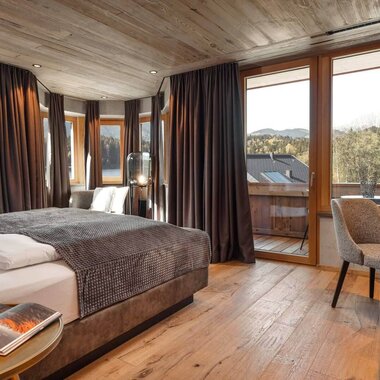 Lake-View-Suite-Herbst-23-Alpenhotel-Kitzbuehel-Schwarzsee