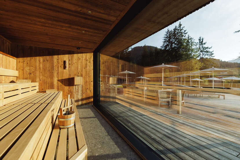 Herbst-See-Sauna-74-Alpenhotel-Kitzbuehel-Schwarzsee