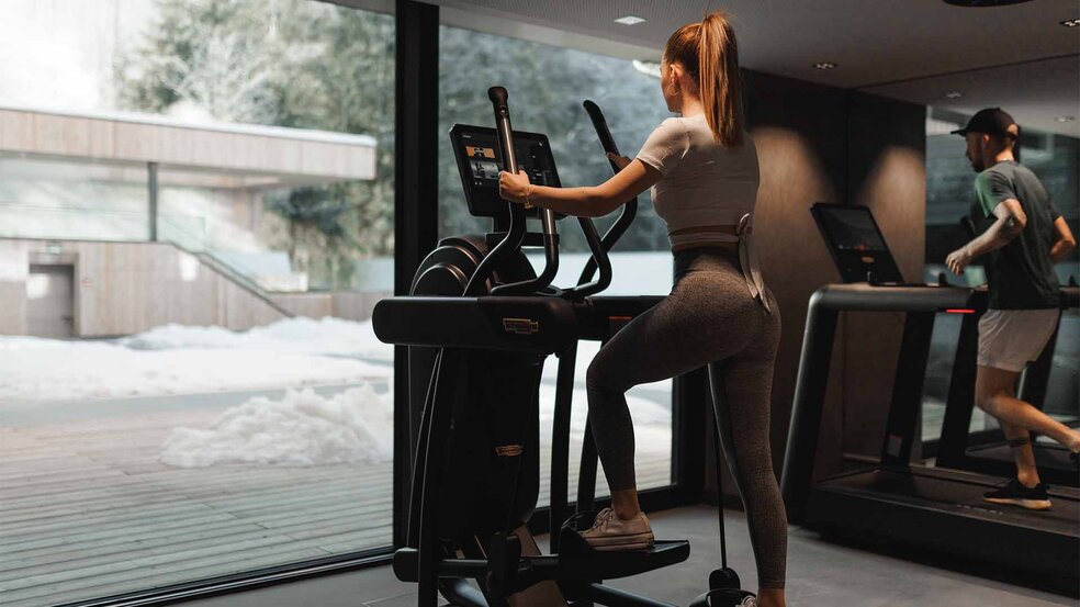 Fitnessraum-81-Alpenhotel-Kitzbuehel-Schwarzsee