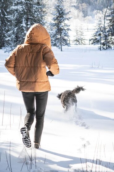 Urlaub-mit-Hund-Winter-15-Alpenhotel-Kitzbuehel-Schwarzsee