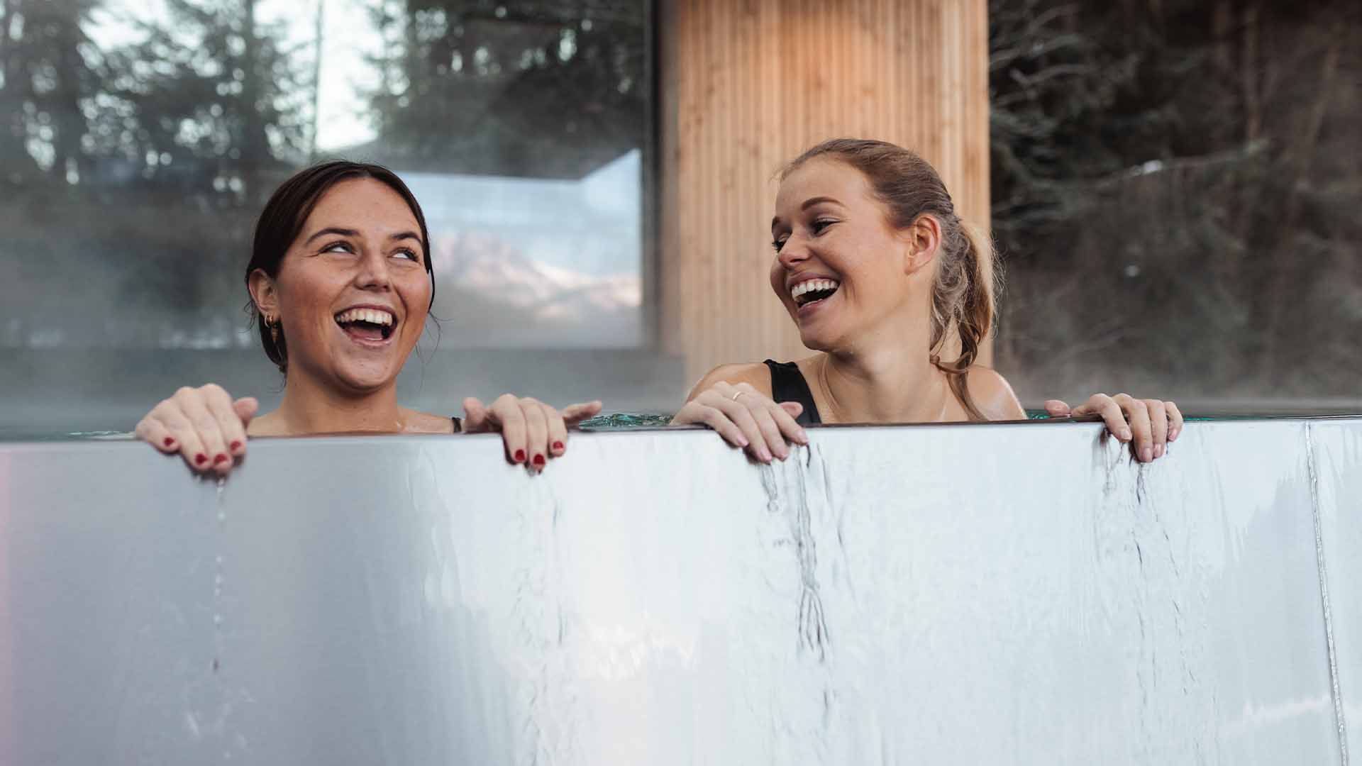 Infinity Pool-Winter-42-Alpenhotel-Kitzbuehel-Schwarzsee