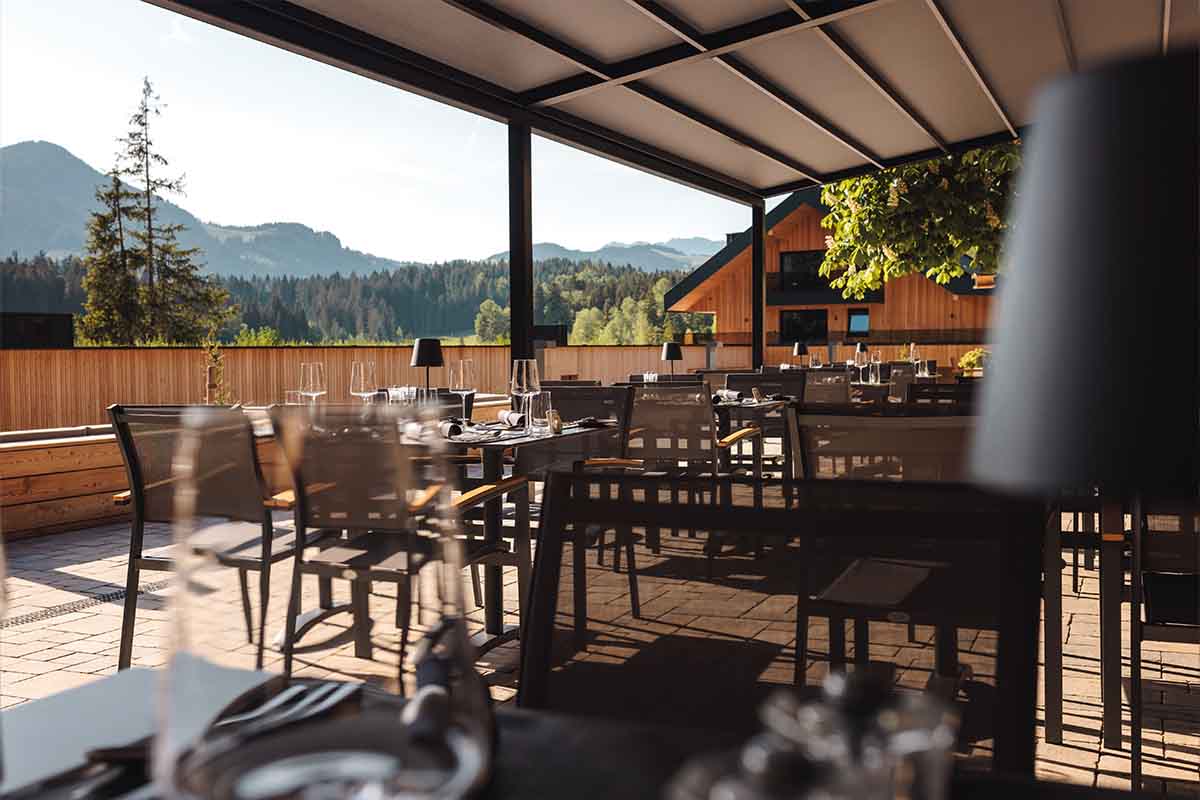 Terrasse-51-Alpenhotel-Kitzbühel-Schwarzsee